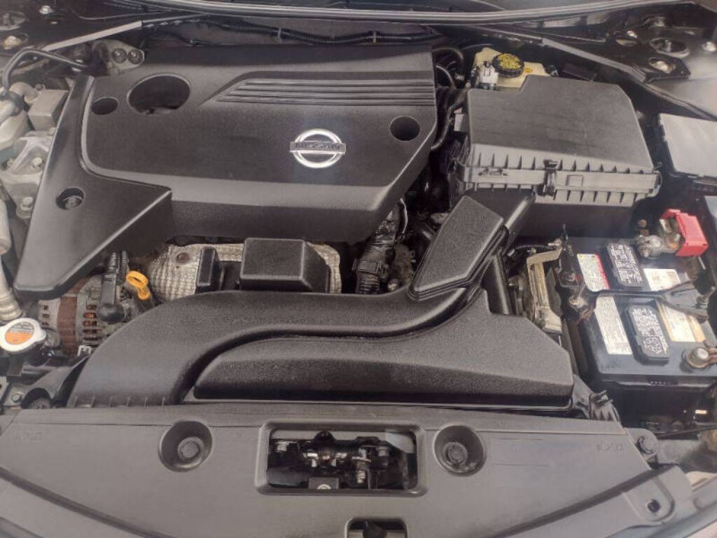 2015 Nissan Altima Image 18