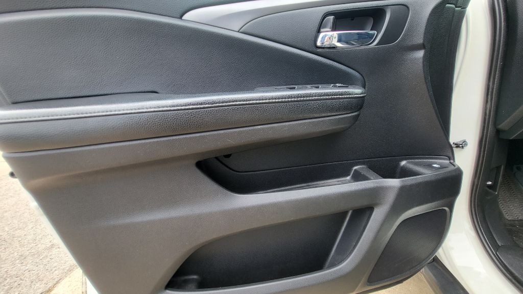 2017 Honda Pilot Image 17