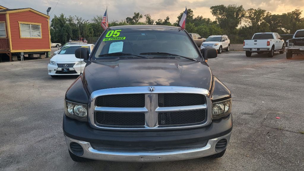 2005 Dodge Ram 1500 Image 2