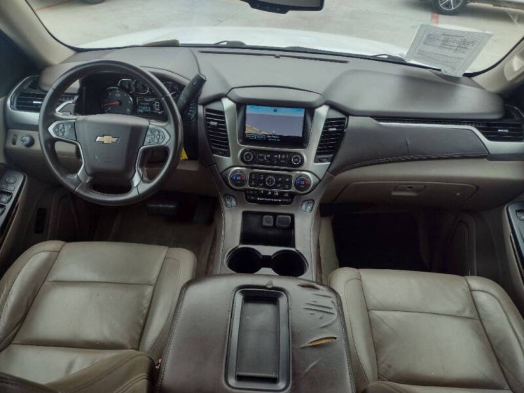 2015 Chevrolet Suburban Image 11