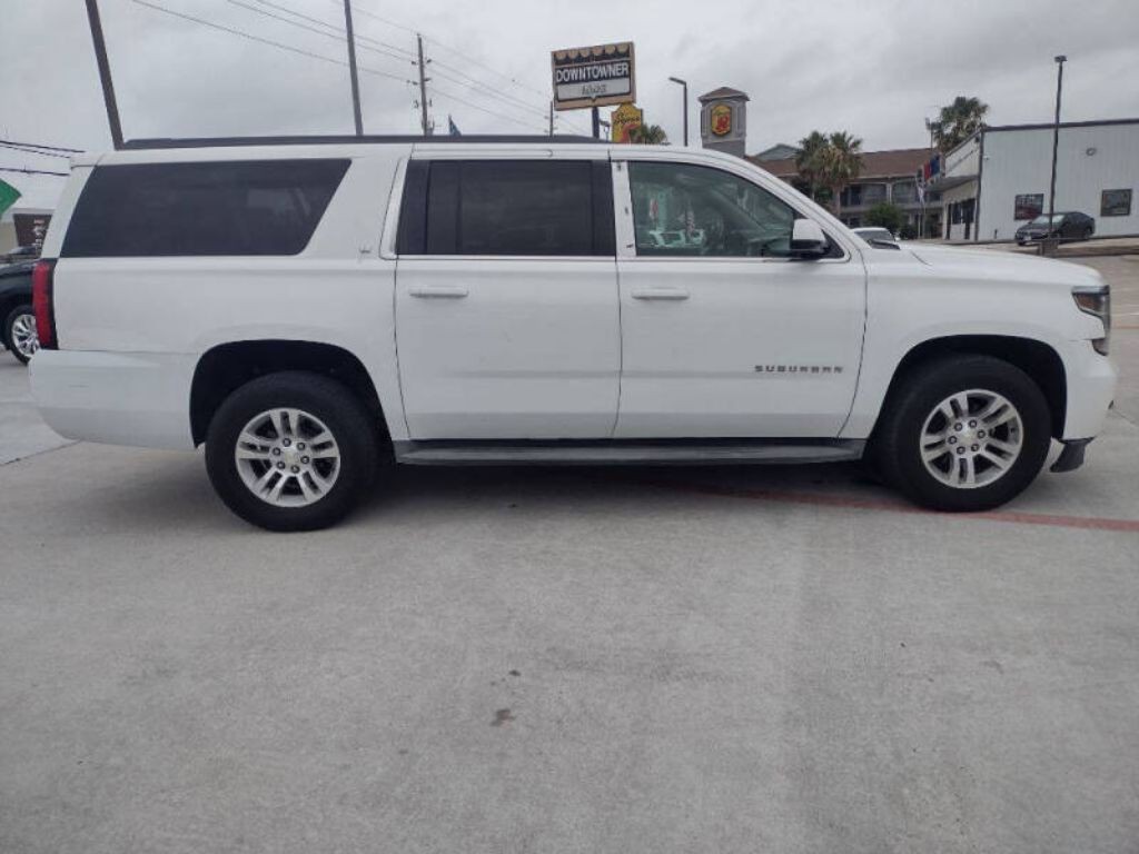2015 Chevrolet Suburban Image 14