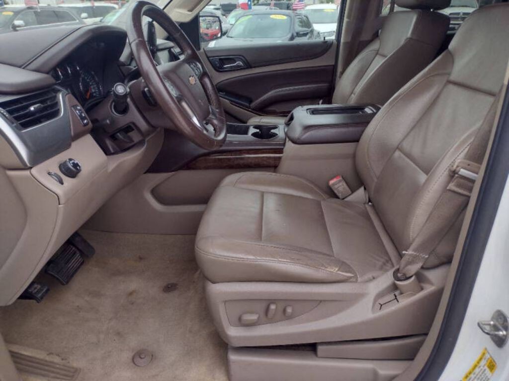 2015 Chevrolet Suburban Image 35