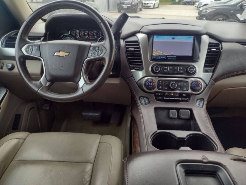 2015 Chevrolet Suburban Image 36