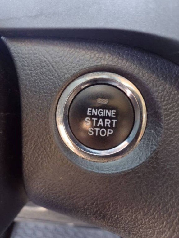 2015 Toyota Sienna Image 11