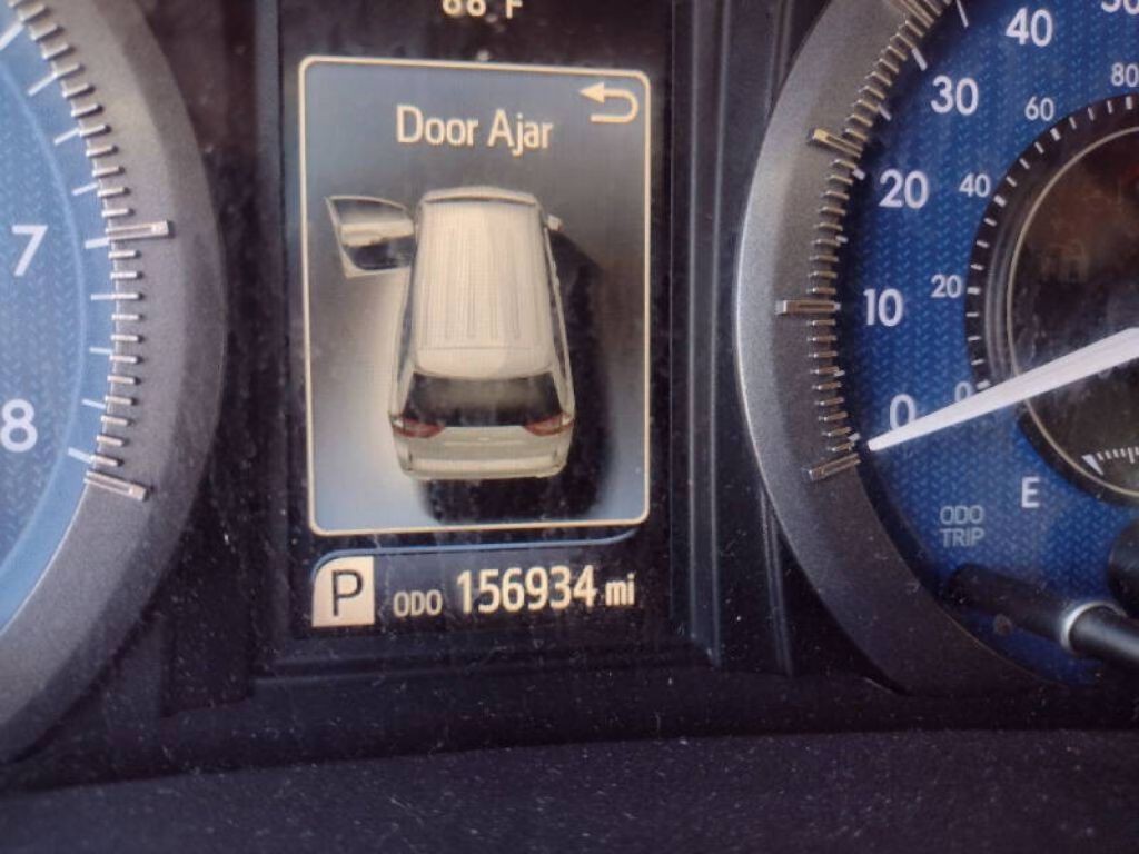 2015 Toyota Sienna Image 12