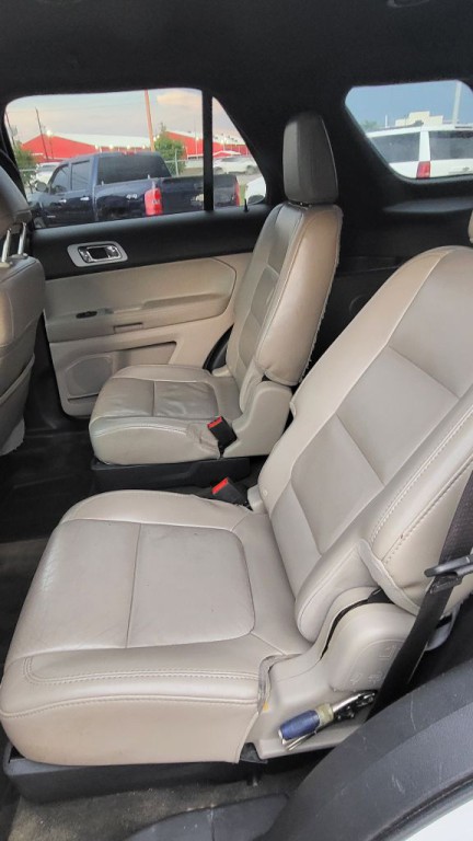 2013 Ford Explorer Image 8