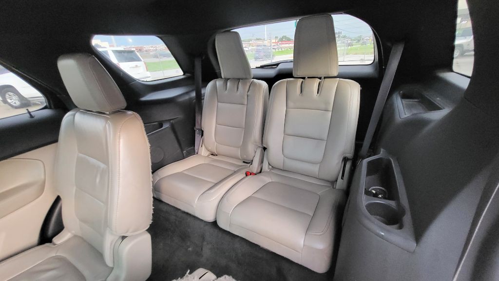 2013 Ford Explorer Image 11