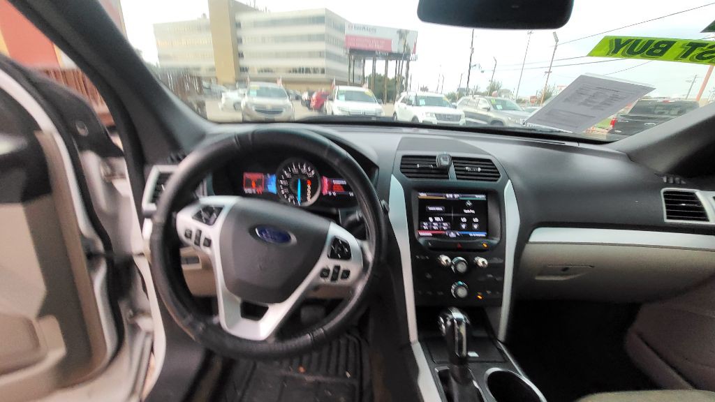 2013 Ford Explorer Image 14