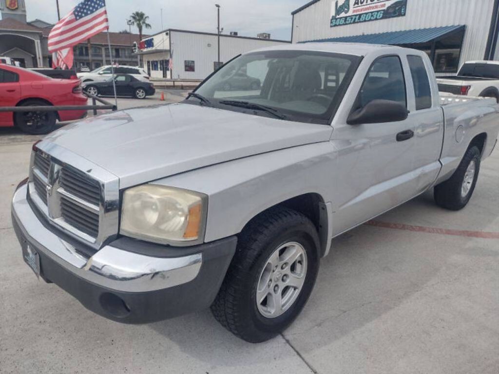 2005 Dodge Dakota Image 4