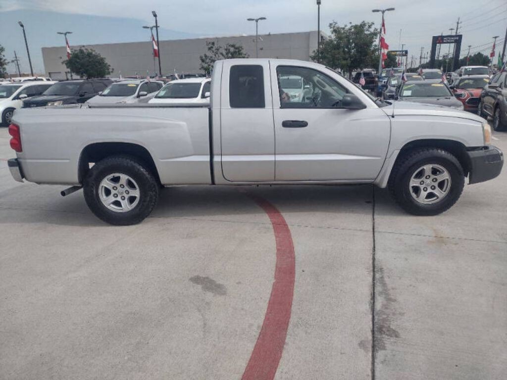 2005 Dodge Dakota Image 8