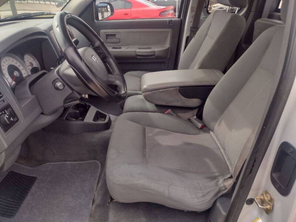 2005 Dodge Dakota Image 10
