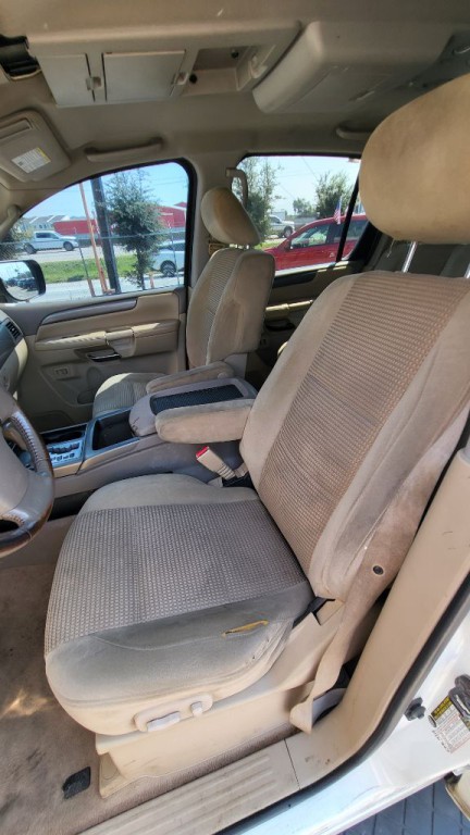 2010 Nissan Armada Image 7