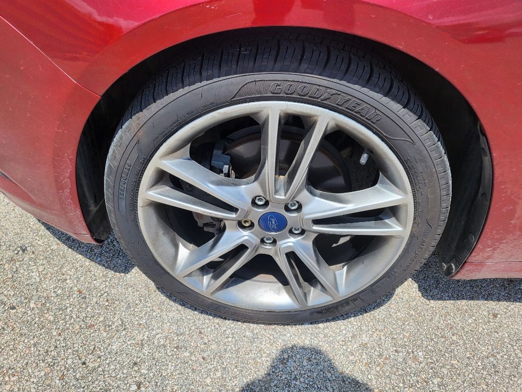 2016 Ford Fusion Image 13
