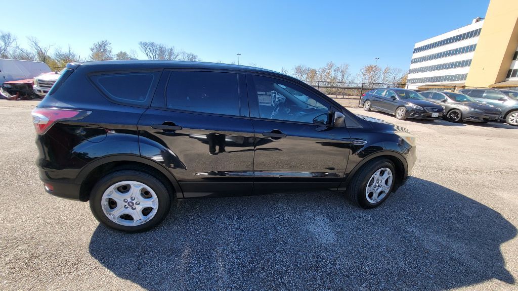 2017 Ford Escape Image 2
