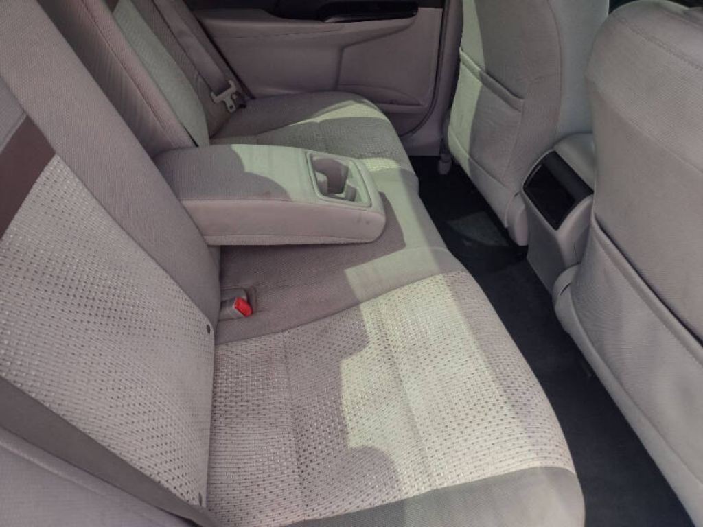 2013 Toyota Camry Image 17