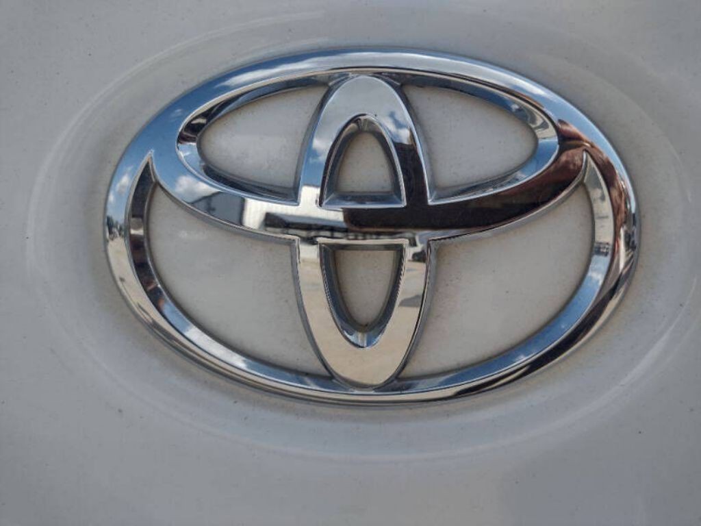 2013 Toyota Sienna Image 11