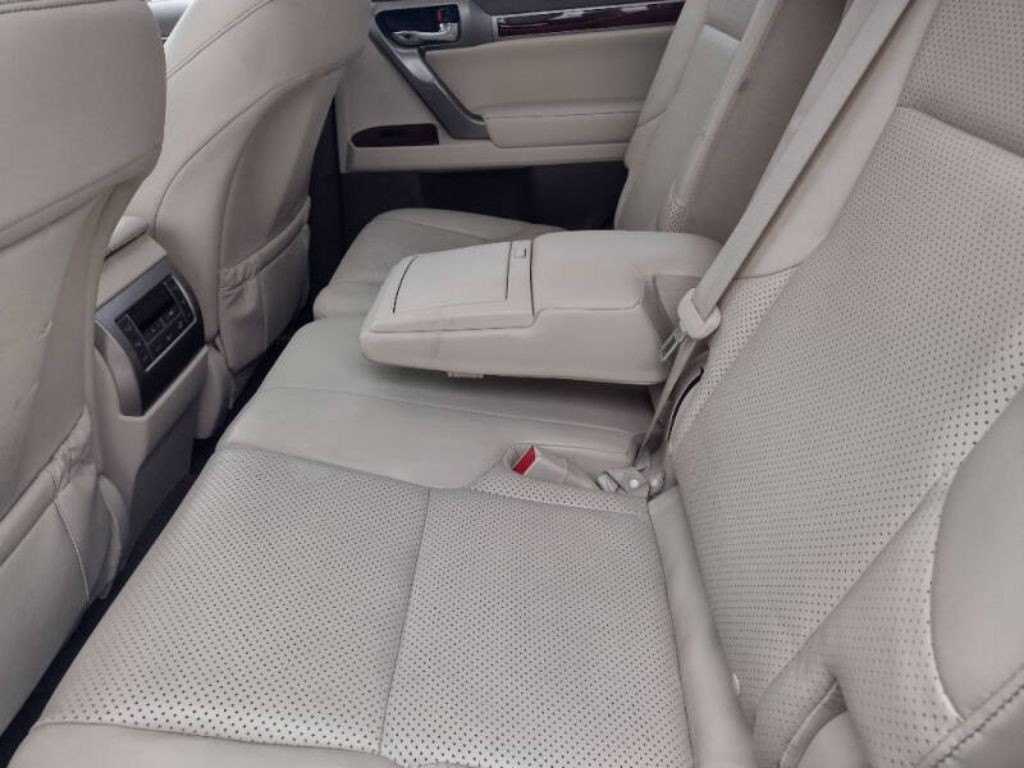 2013 Lexus GX Image 16