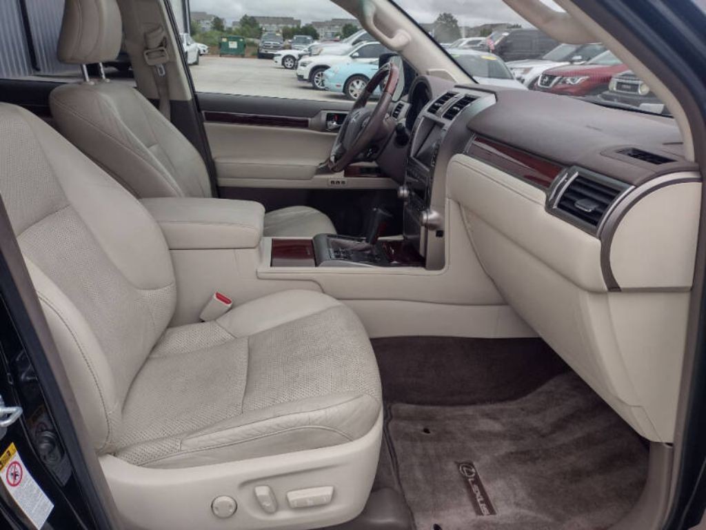 2013 Lexus GX Image 17
