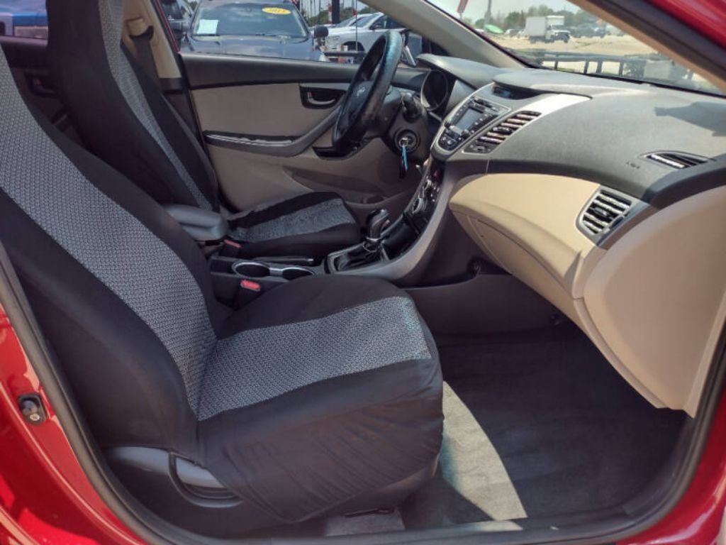 2016 Hyundai Elantra Image 10