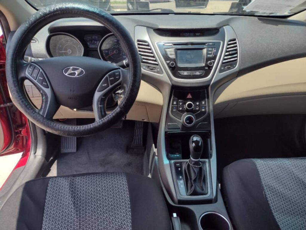 2016 Hyundai Elantra Image 12