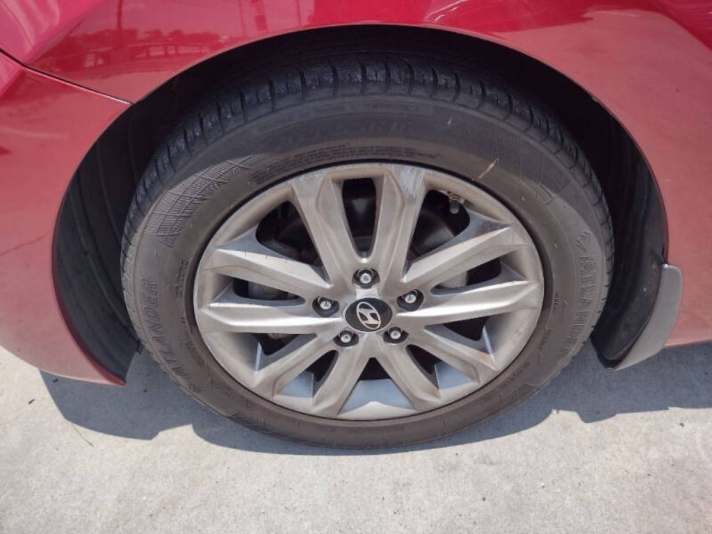 2016 Hyundai Elantra Image 18