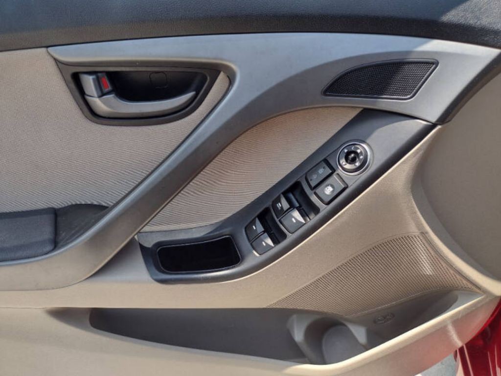 2016 Hyundai Elantra Image 19