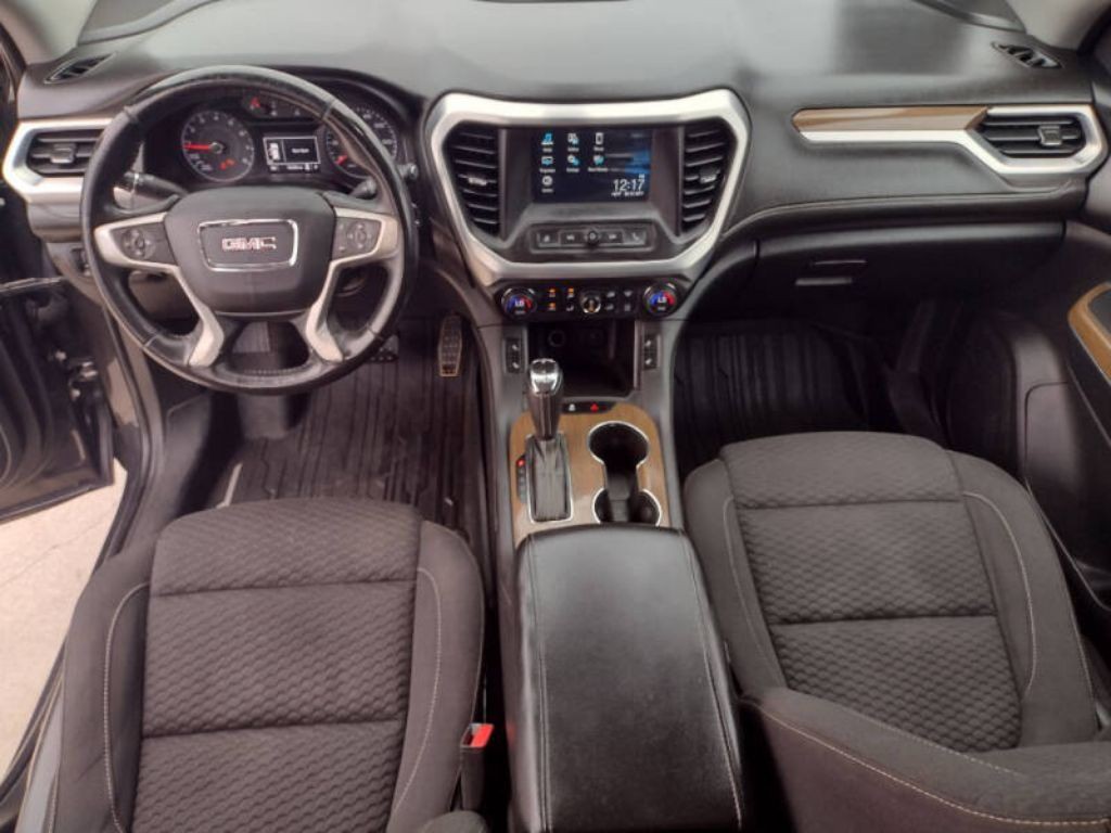 2017 GMC Acadia Image 11