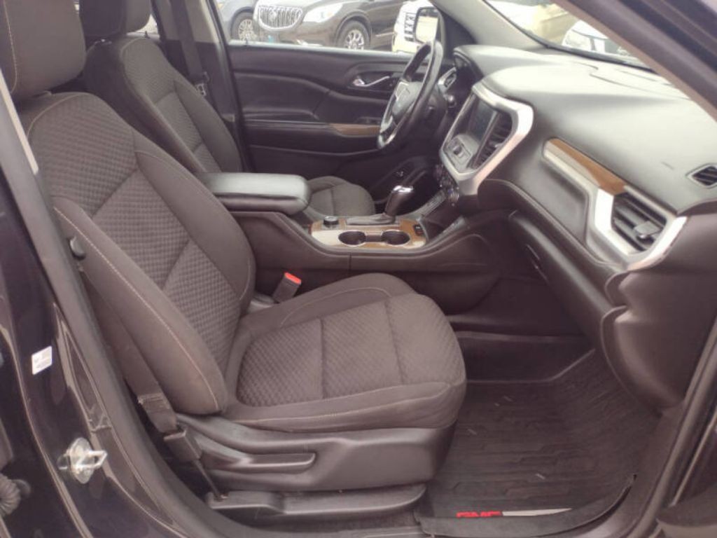 2017 GMC Acadia Image 17