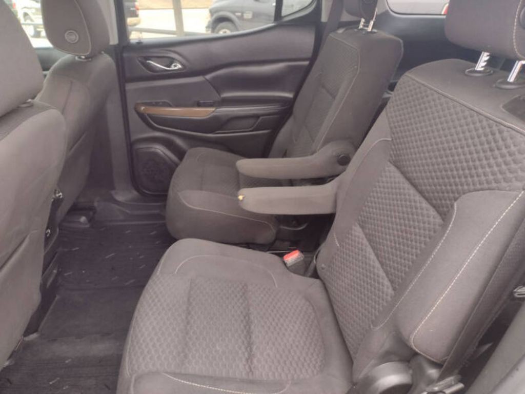 2017 GMC Acadia Image 18