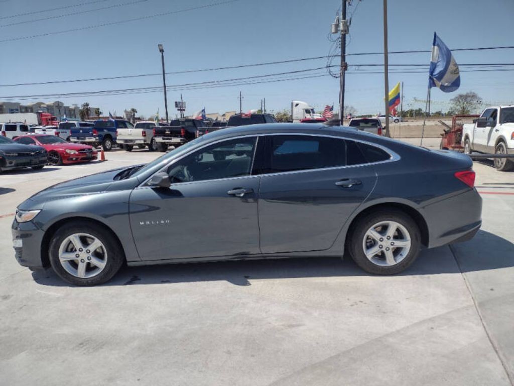 2019 Chevrolet Malibu Image 2