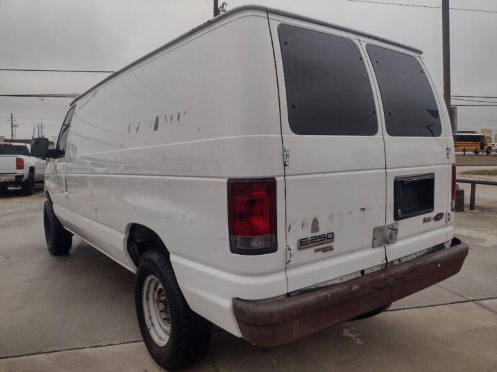 2013 Ford Econoline Image 4