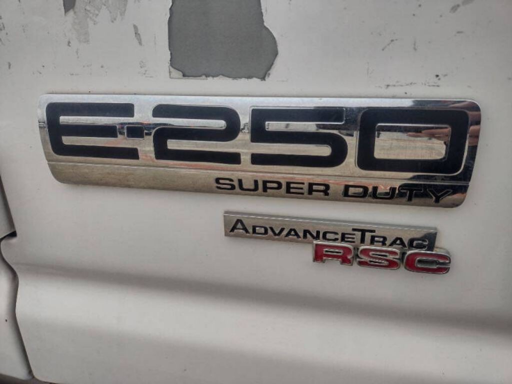 2013 Ford Econoline Image 9