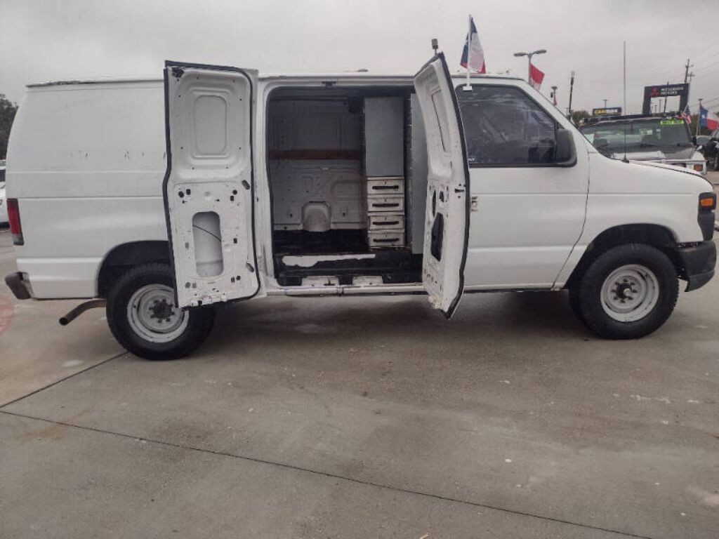 2013 Ford Econoline Image 10