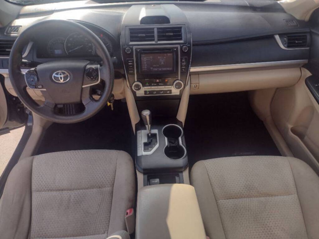 2014 Toyota Camry Image 11