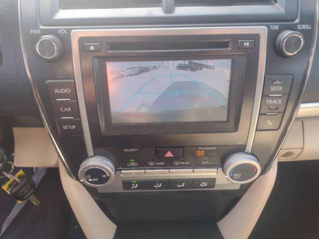 2014 Toyota Camry Image 13