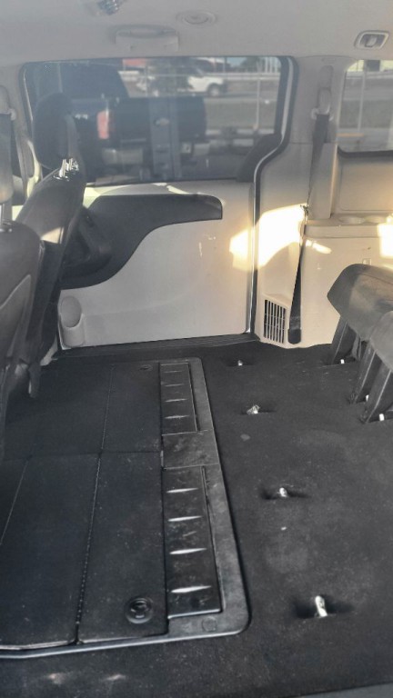 2011 Dodge Grand Caravan Image 11