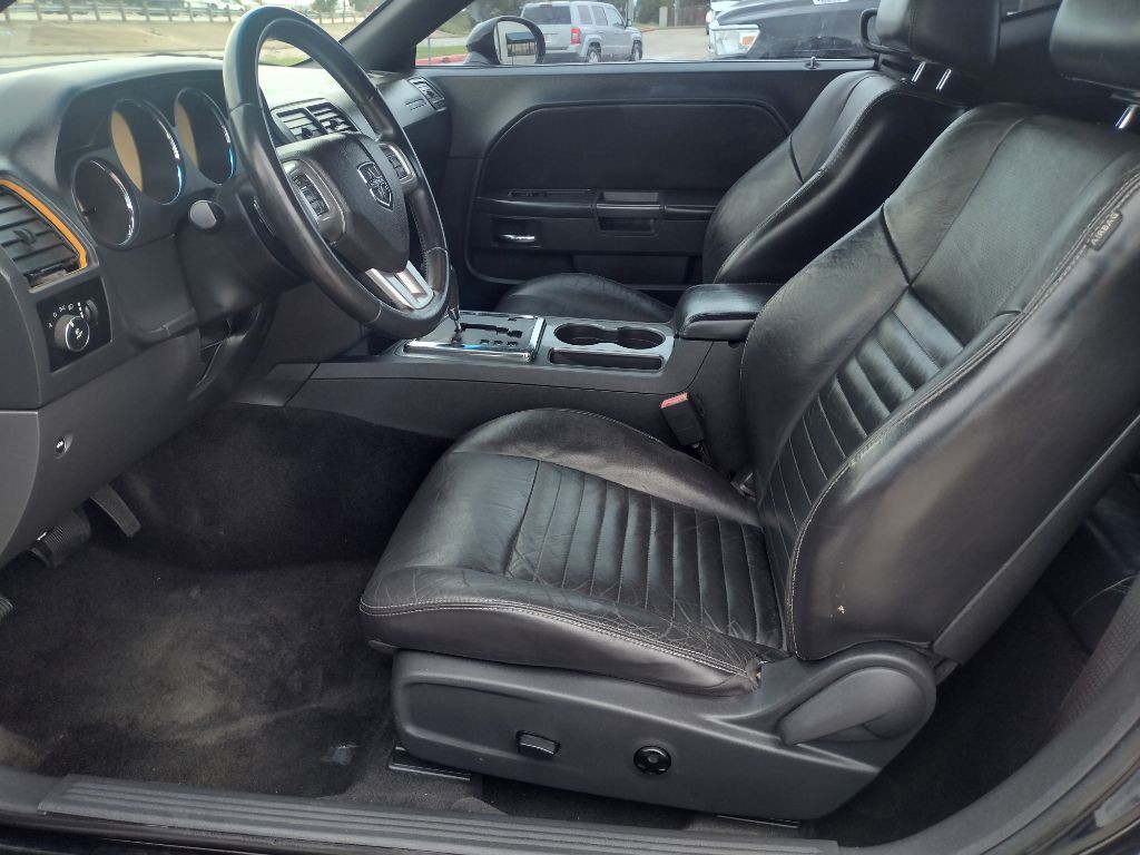 2012 Dodge Challenger Image 10