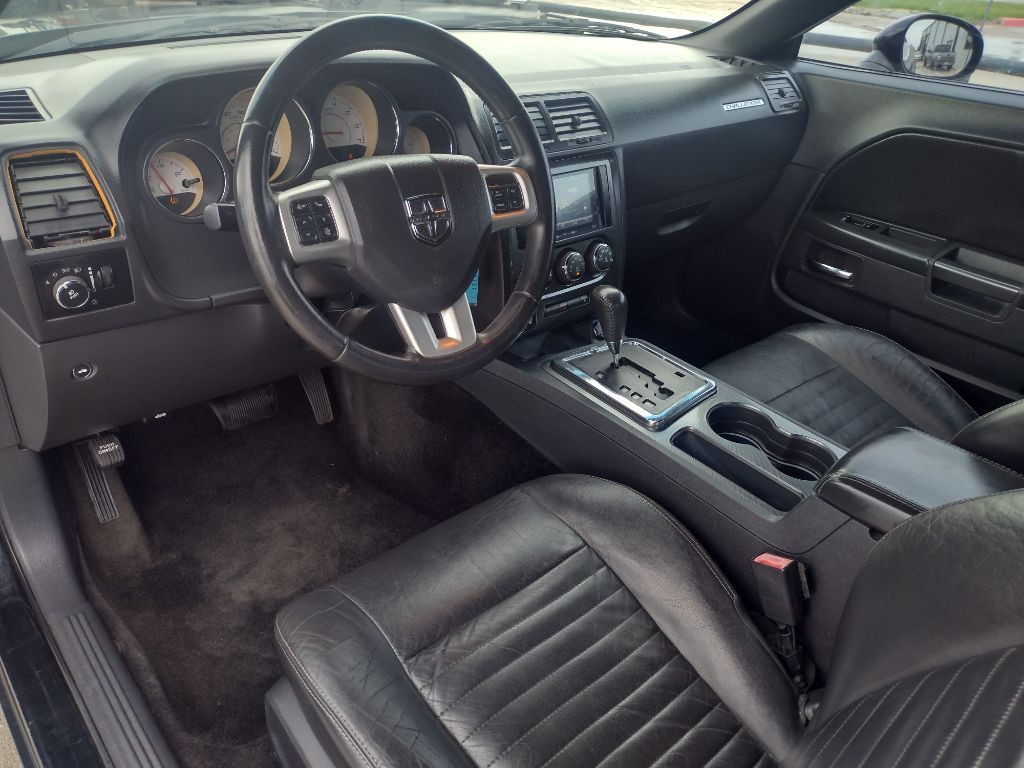 2012 Dodge Challenger Image 12
