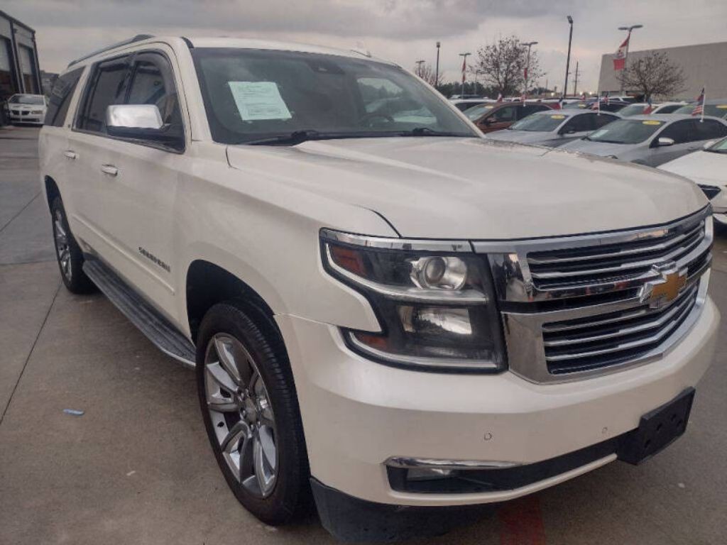 2015 Chevrolet Suburban Image 1