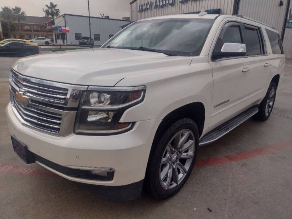 2015 Chevrolet Suburban Image 2