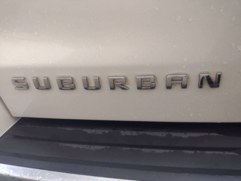 2015 Chevrolet Suburban Image 9