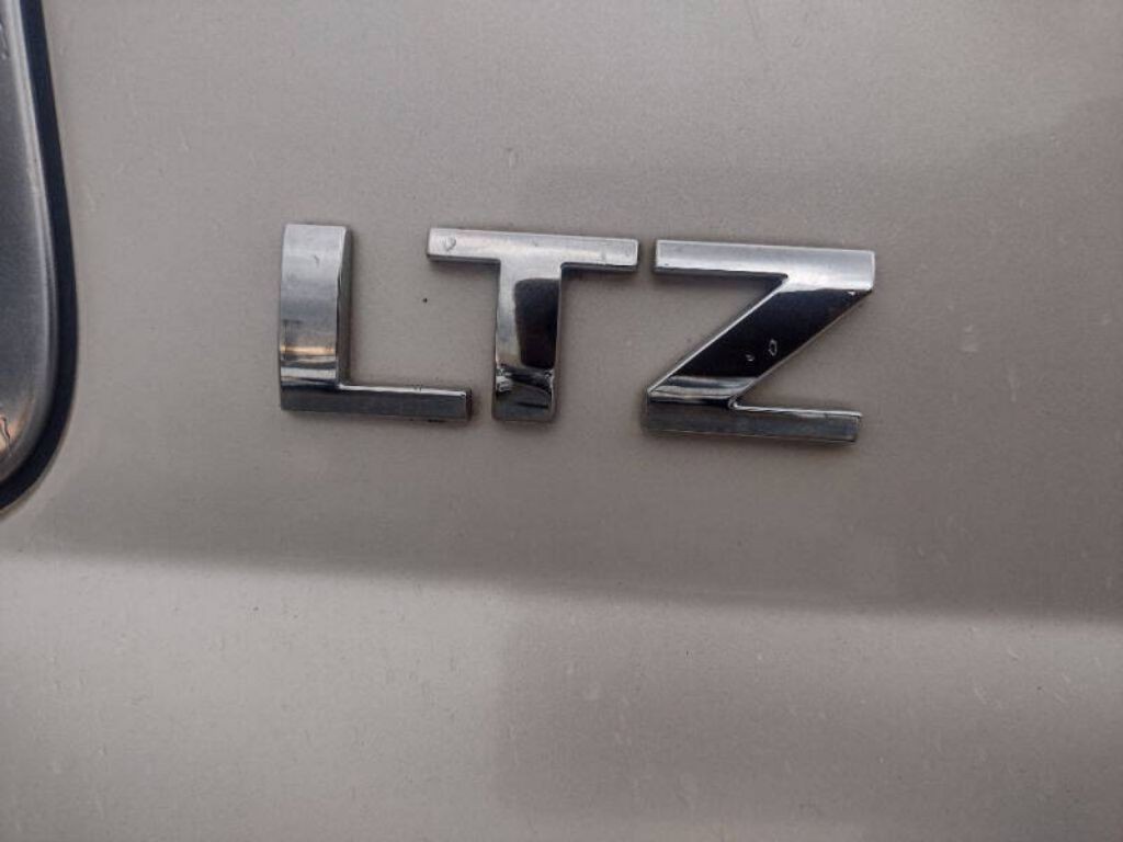 2015 Chevrolet Suburban Image 10