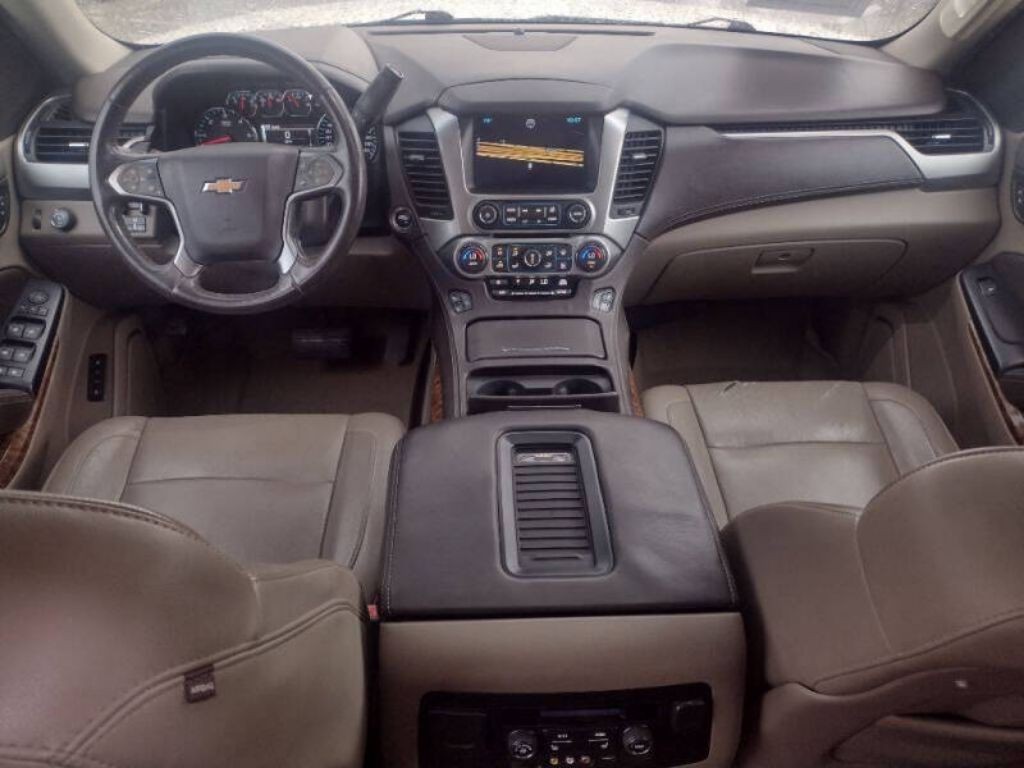 2015 Chevrolet Suburban Image 11