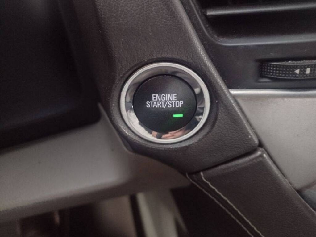 2015 Chevrolet Suburban Image 15