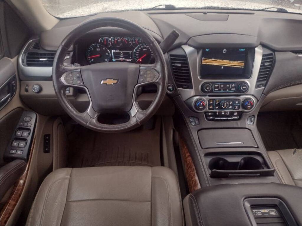 2015 Chevrolet Suburban Image 16