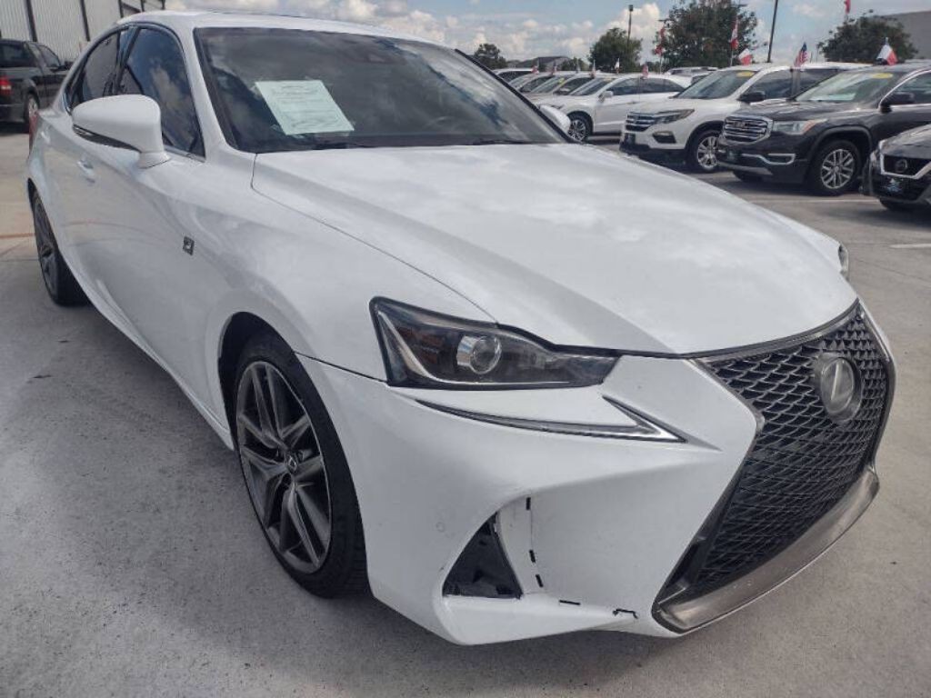 2019 Lexus IS Image 2