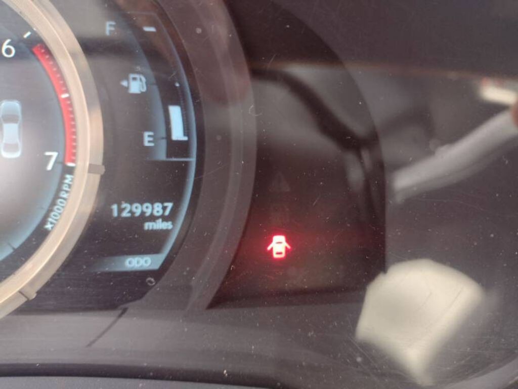 2019 Lexus IS Image 16