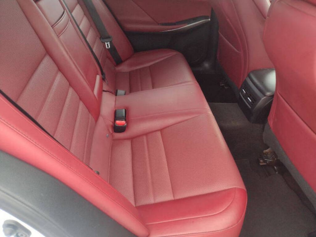 2019 Lexus IS Image 21