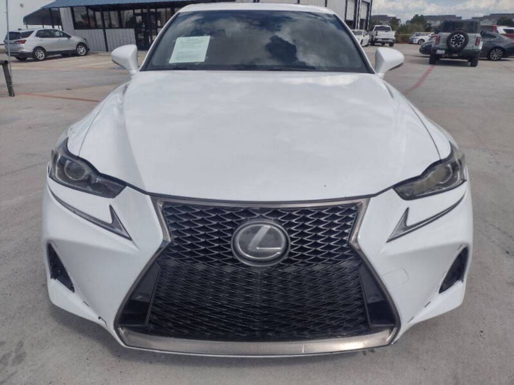 2019 Lexus IS Image 28