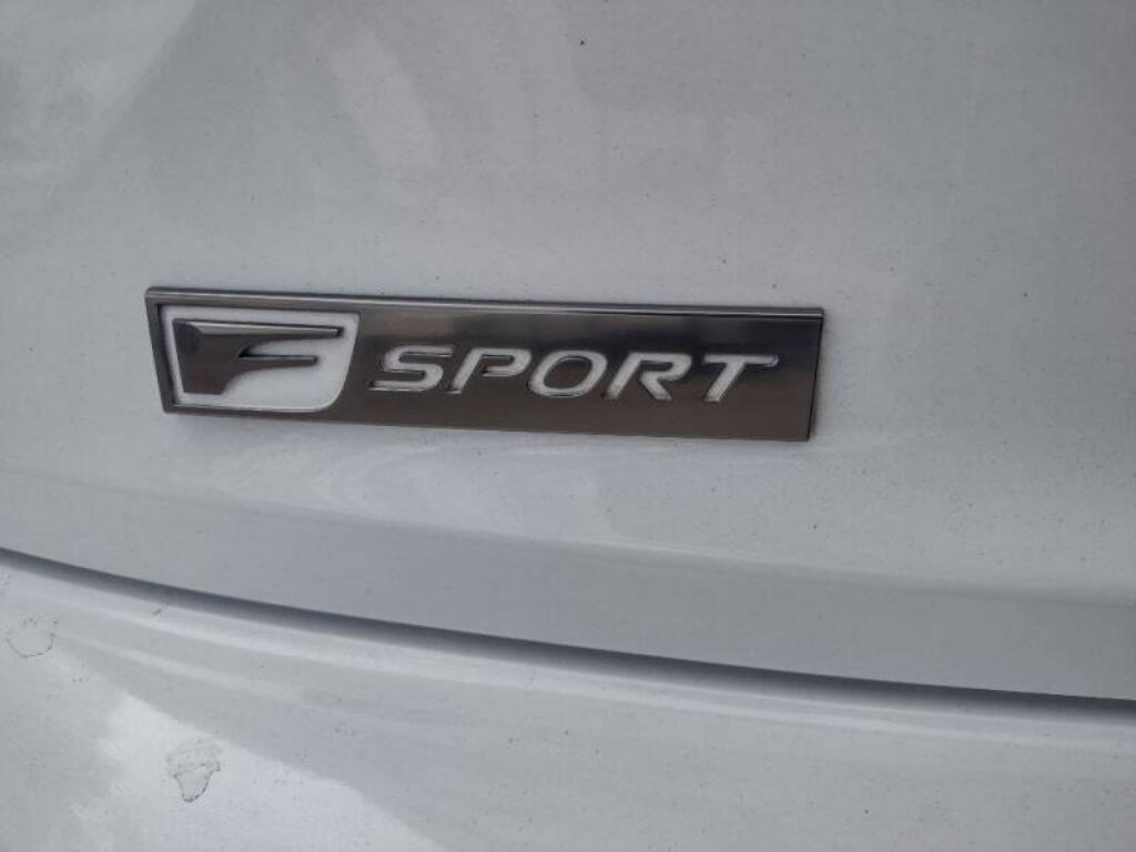 2019 Lexus IS Image 31